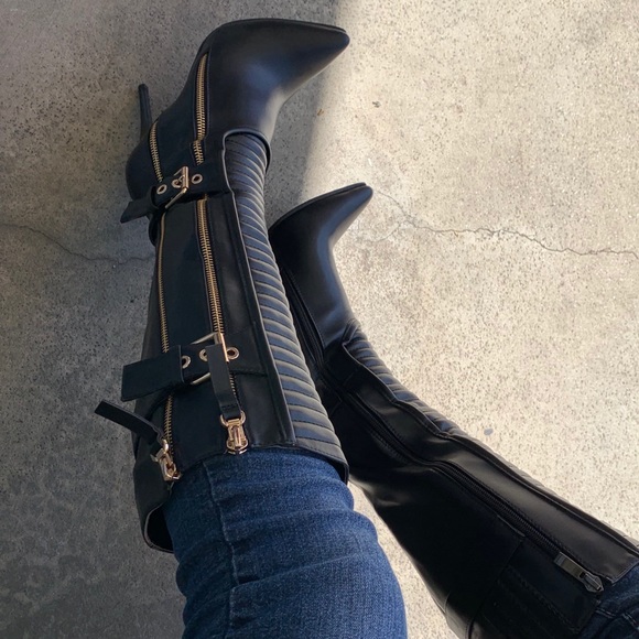 Italiana Sexy Black and Gold Heeled Moto Boot - Picture 4 of 8